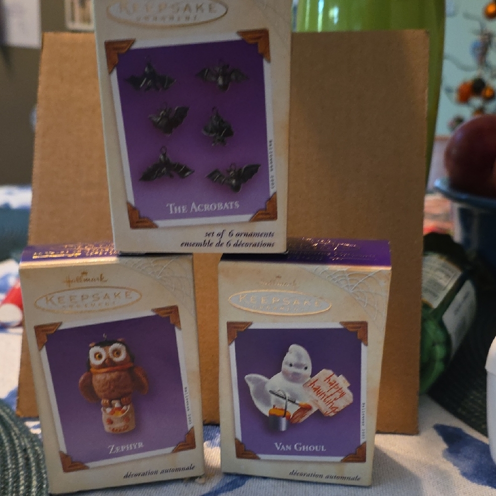 Hallmark Halloween Ornament Set Of 4.
